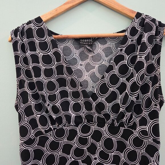 GEORGE STRETCH KNIT TOP BLACK AND WHITE GEOMETRIC DESIGN SIZE MEDIUM (8-10) - Picture 5 of 9